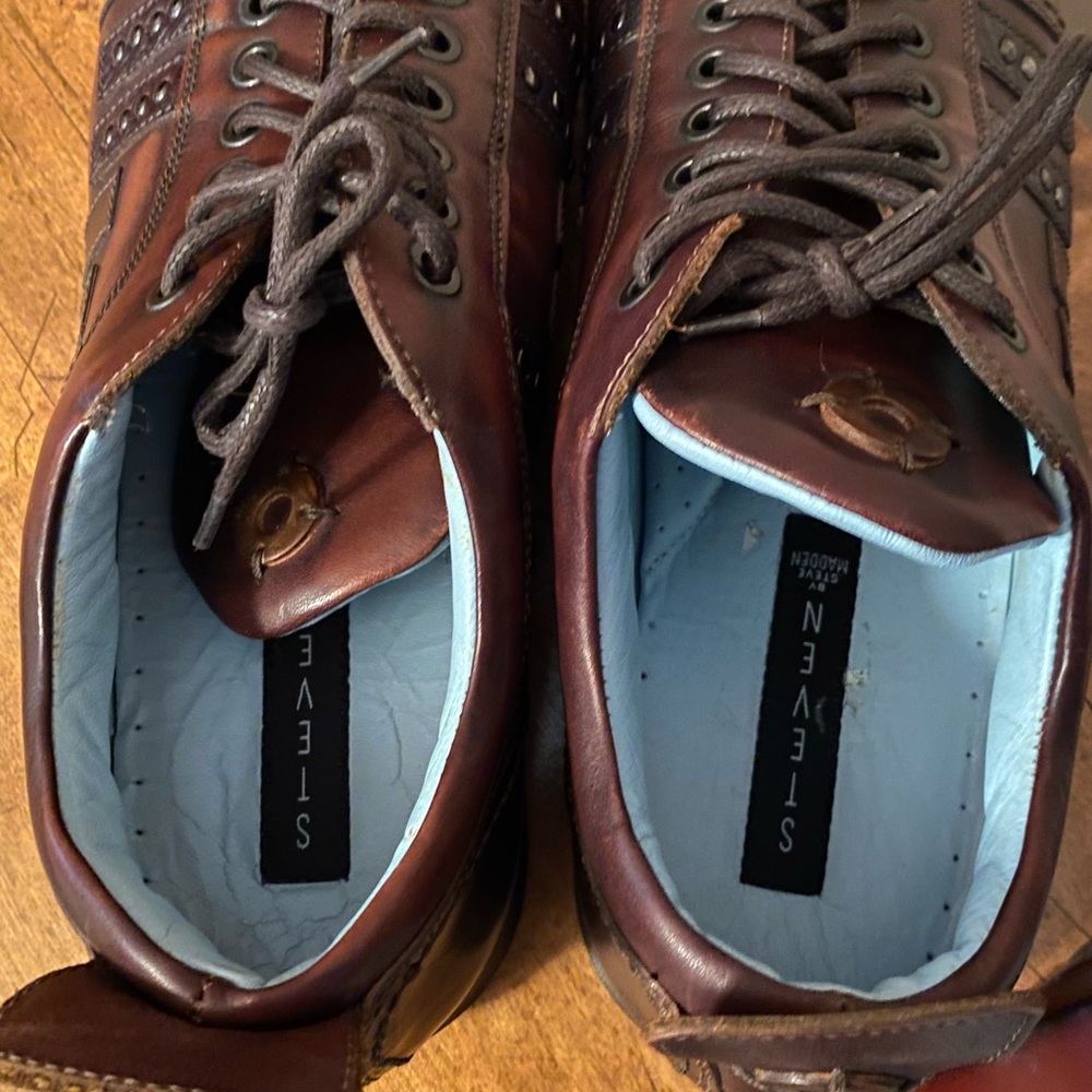 Steve Madden Shoe Mens Sz 10 Brown Leather Casual Lace Up Sneaker Deco Metal Stu - Picture 6 of 8